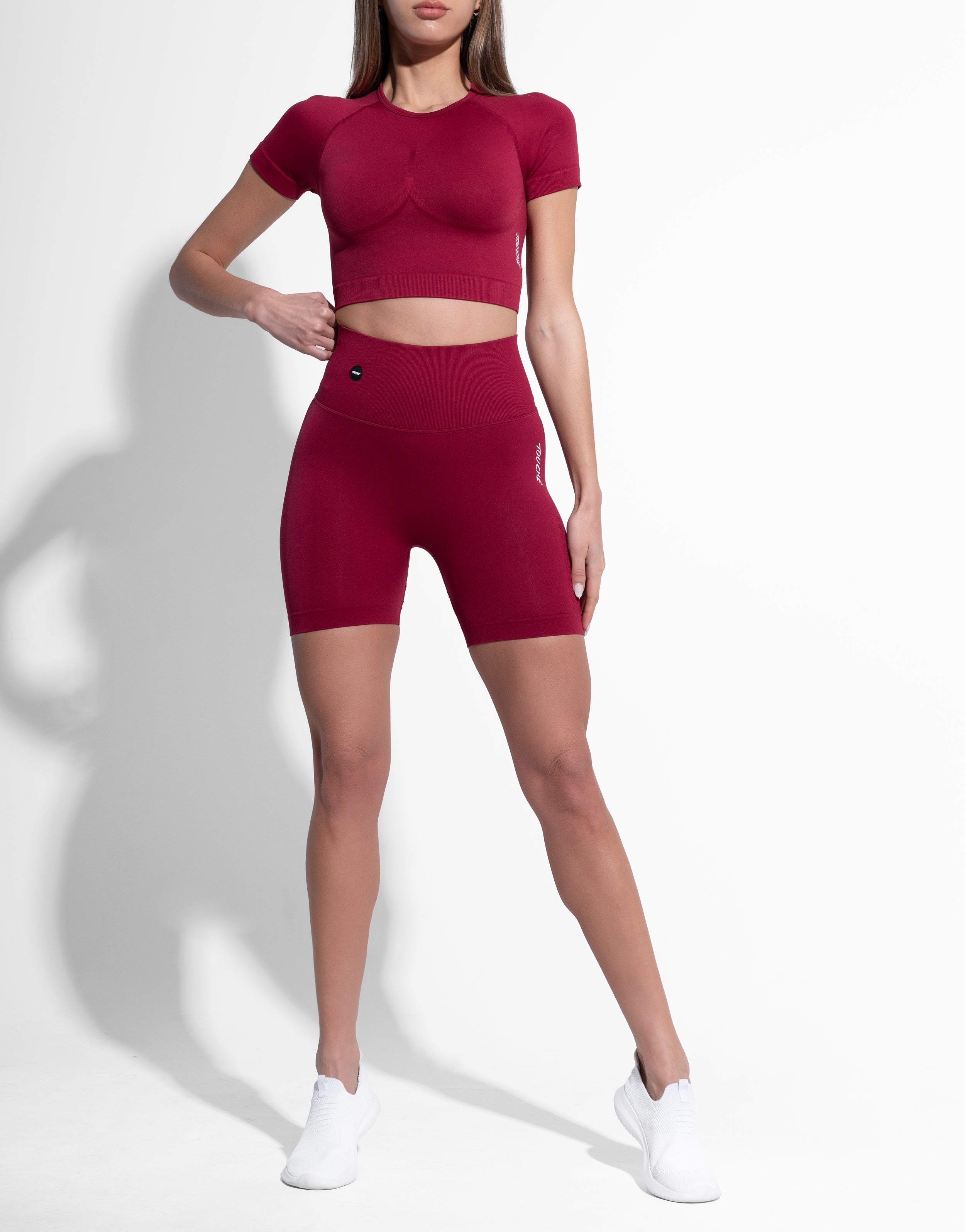 PERFORMANCE BURGUNDY SHORT SEAMLESS